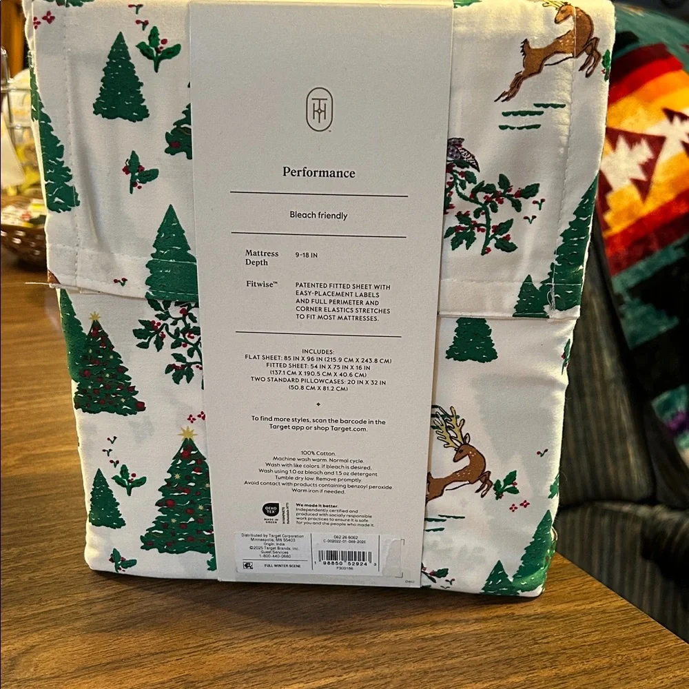Threshold Holiday Tree and Reindeer Performance Sheet Set - White, Green, Red